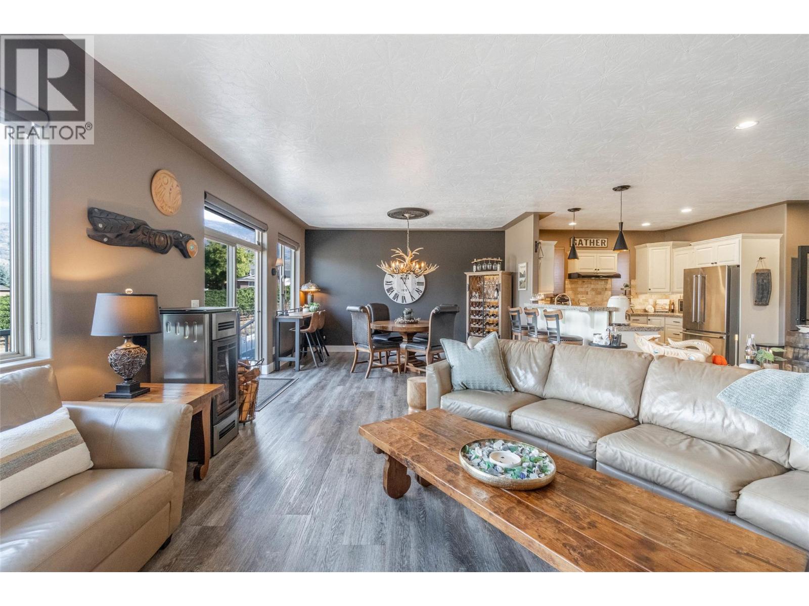 6963 CHARDONNAY Place, Oliver