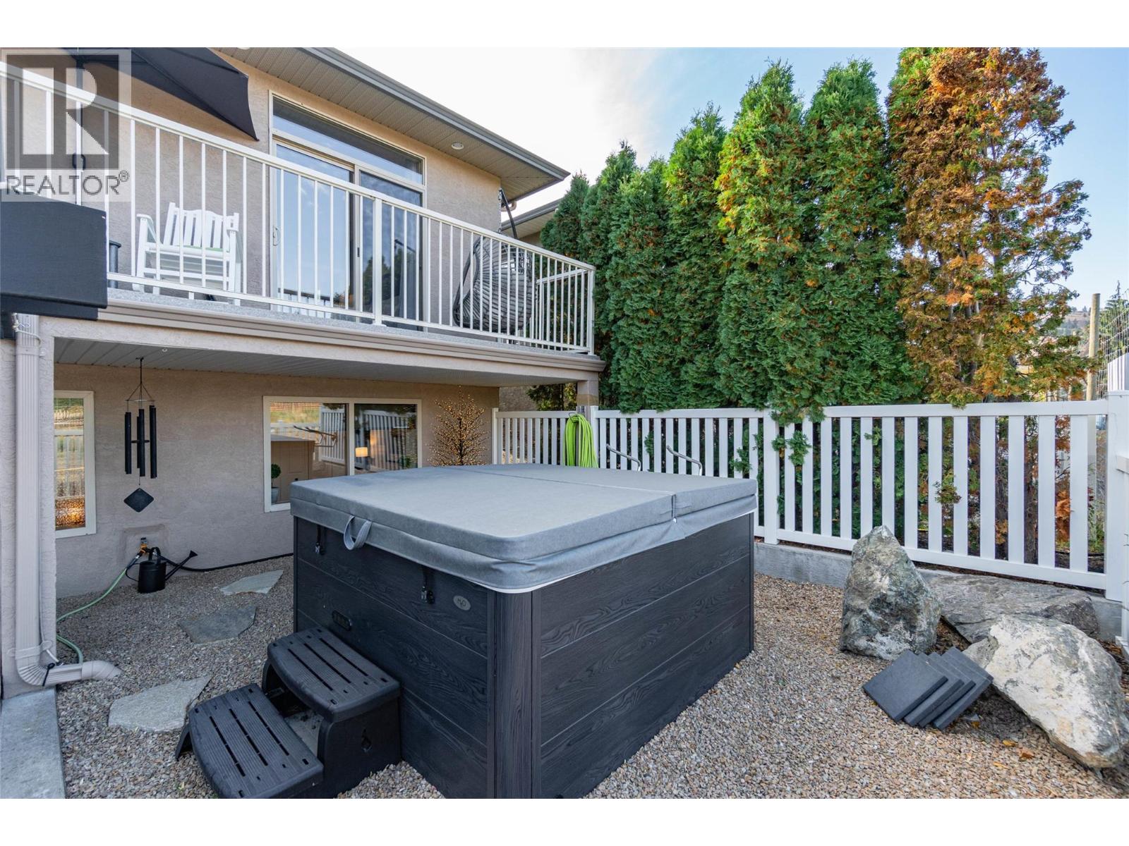 6963 CHARDONNAY Place, Oliver