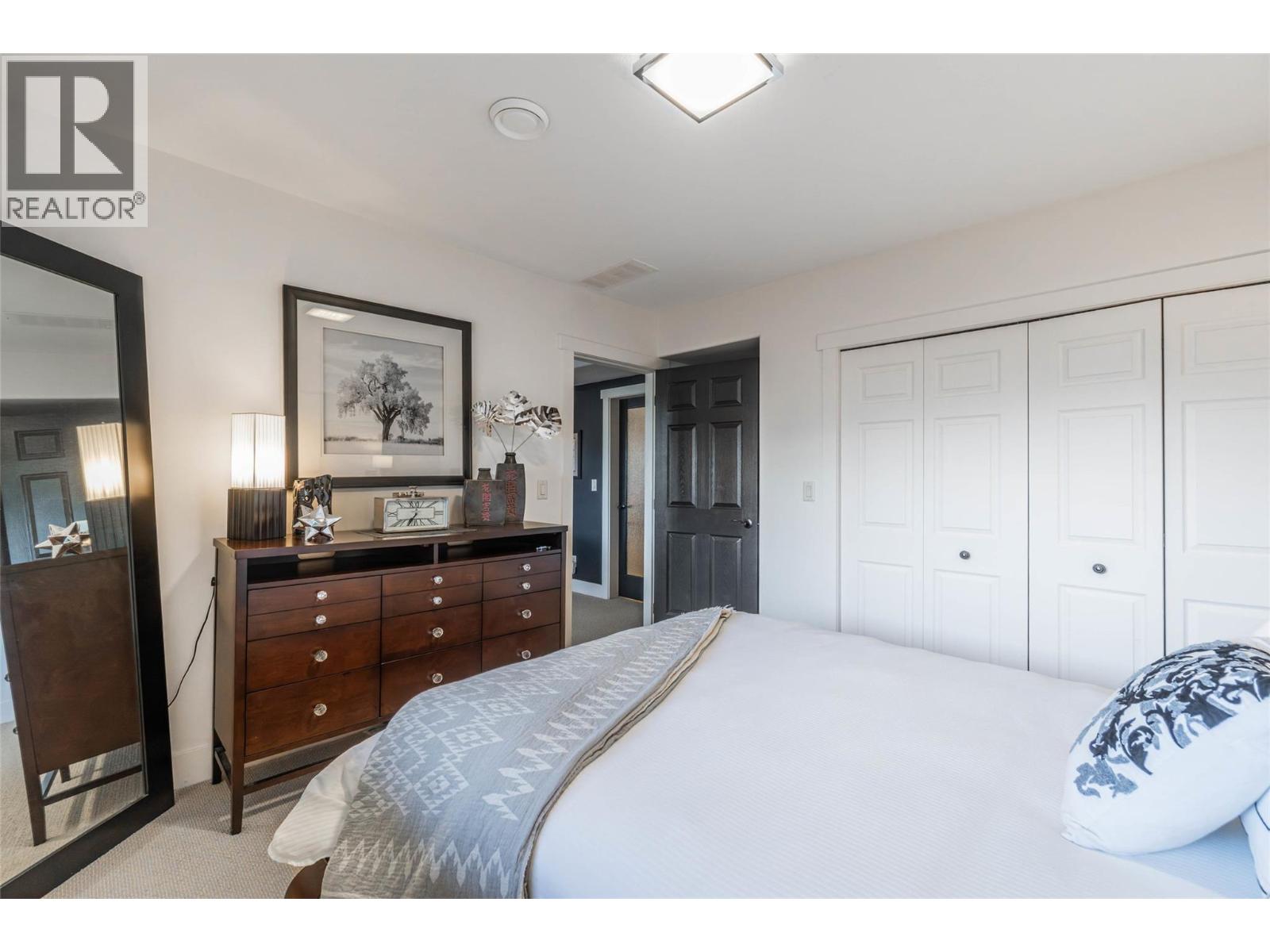 6963 CHARDONNAY Place, Oliver