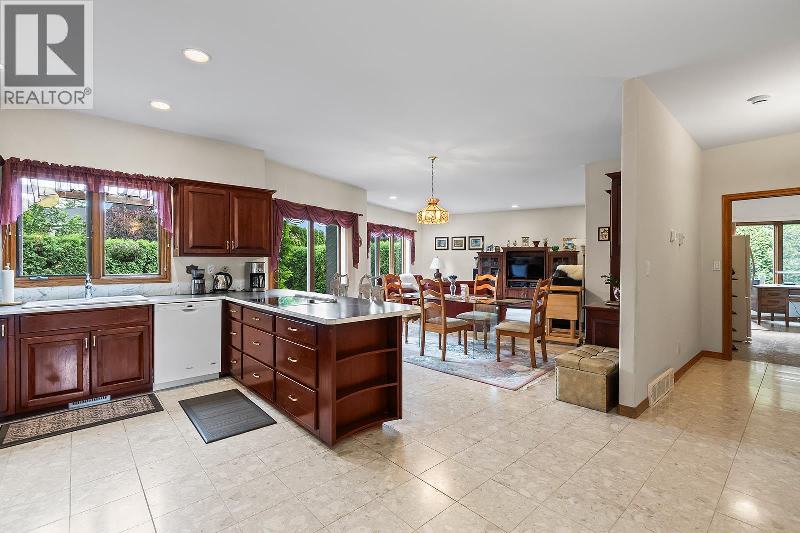  463 Carona Crescent, Kelowna