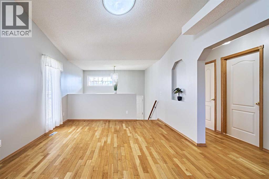 Single Family House Bi-level for Sale in  Somervale Green SW Somerset Calgary 