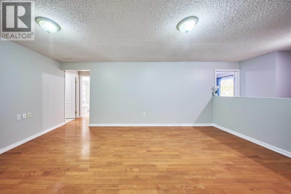 Single Family House Bi-level for Sale in  Somervale Green SW Somerset Calgary 