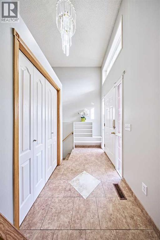 Single Family House Bi-level for Sale in  Somervale Green SW Somerset Calgary 
