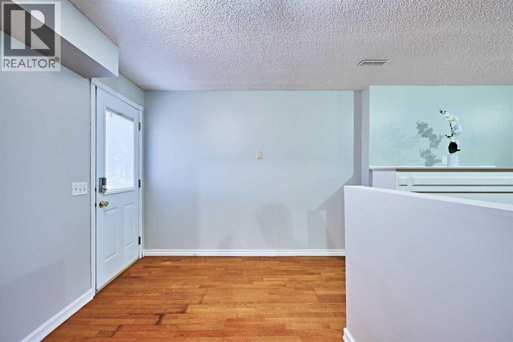Single Family House Bi-level for Sale in  Somervale Green SW Somerset Calgary 