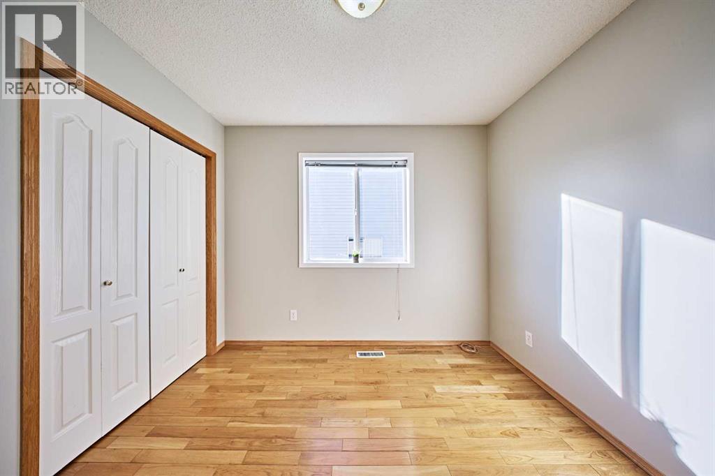 Single Family House Bi-level for Sale in  Somervale Green SW Somerset Calgary 