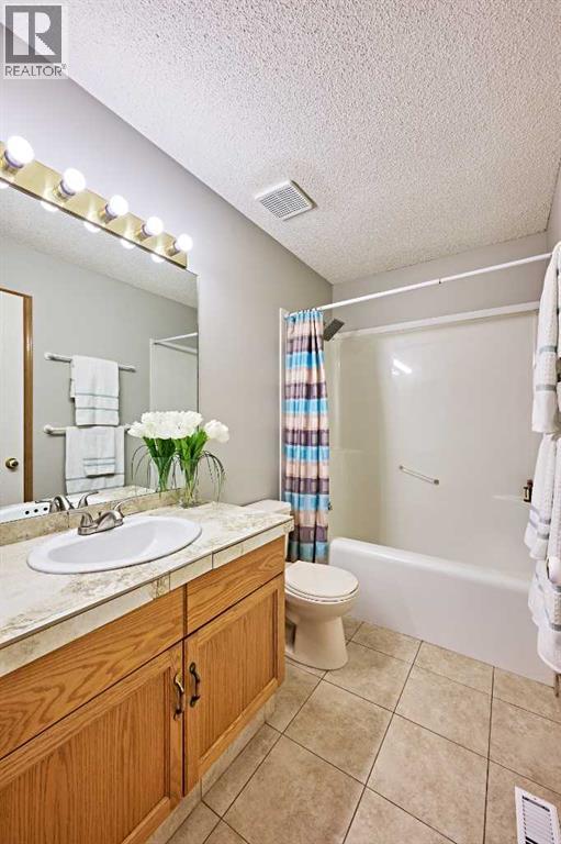 Single Family House Bi-level for Sale in  Somervale Green SW Somerset Calgary 