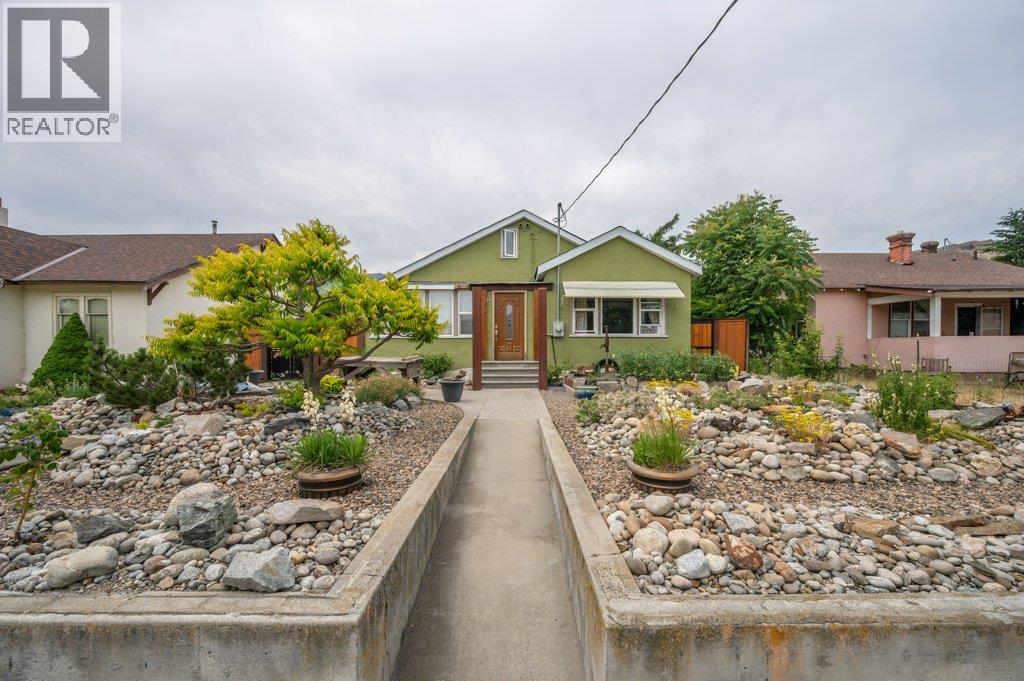 6130 Kootenay Street, Oliver
