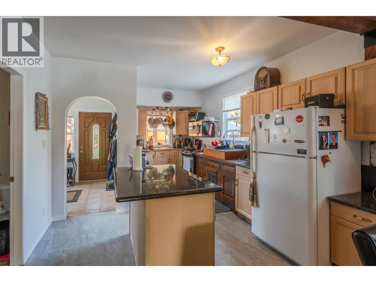 6130 Kootenay Street, Oliver