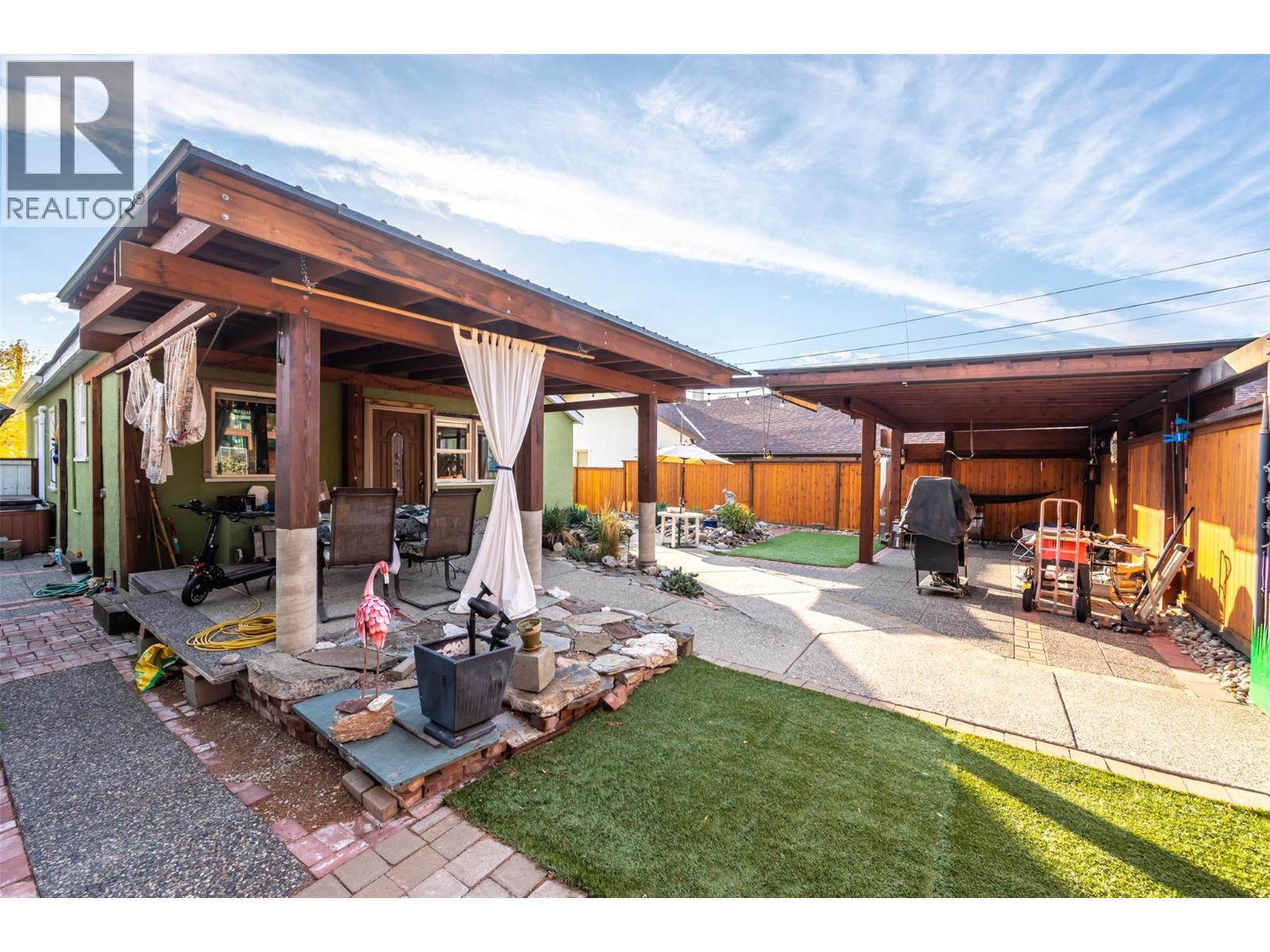 6130 Kootenay Street, Oliver