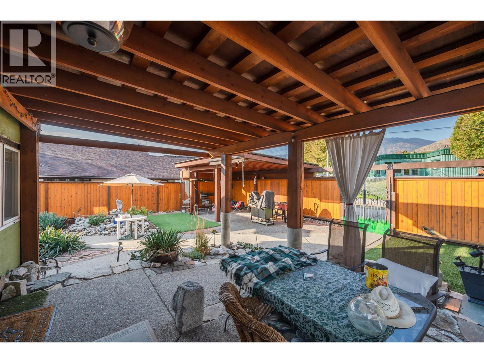6130 Kootenay Street, Oliver