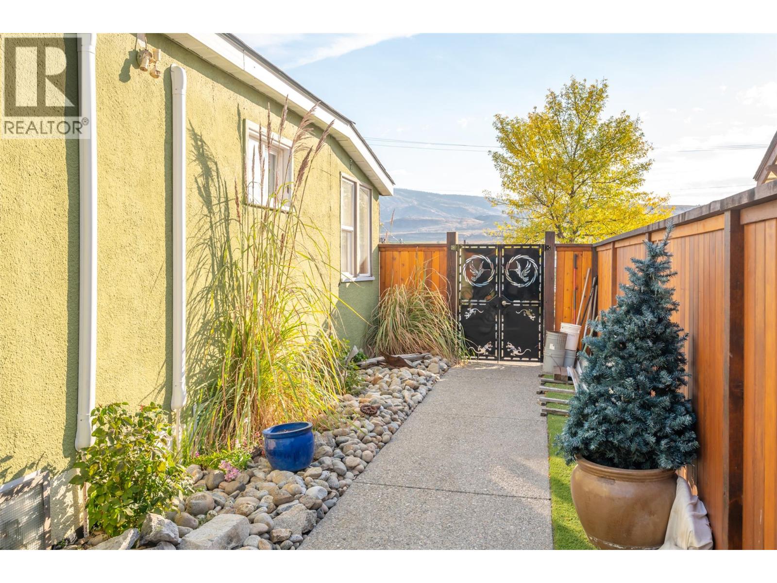 6130 Kootenay Street, Oliver