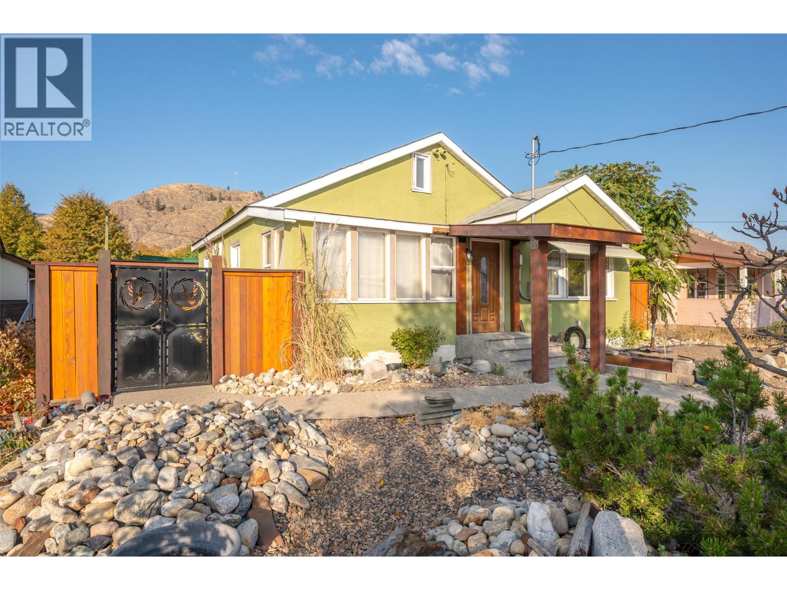 6130 Kootenay Street, Oliver