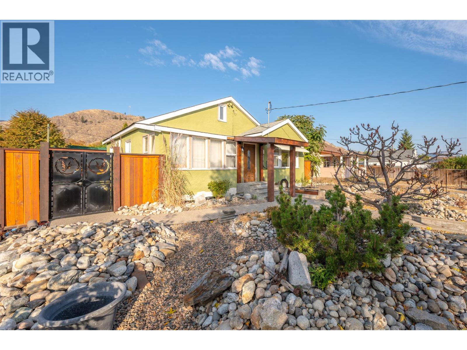 6130 Kootenay Street, Oliver