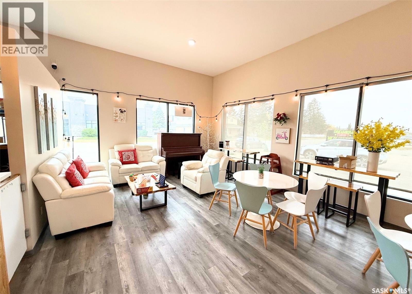 1 212 Central STREET - photo 4