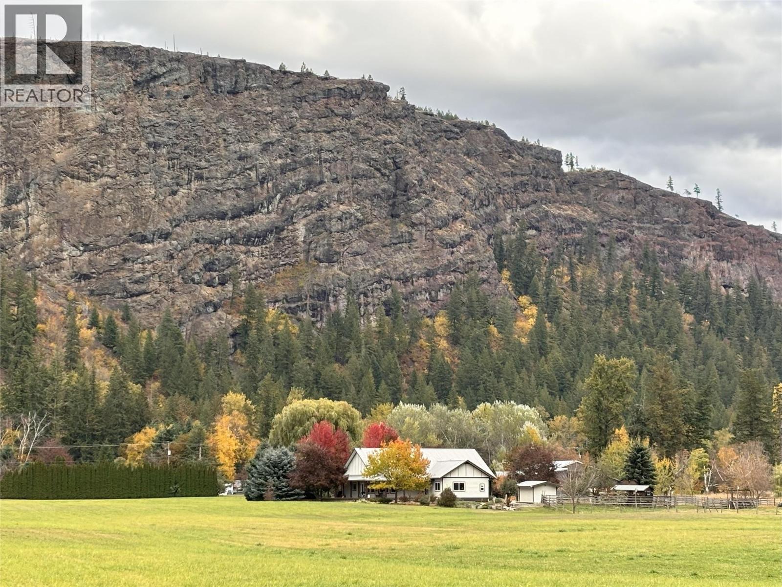 152 Salmon River Road, Salmon Arm