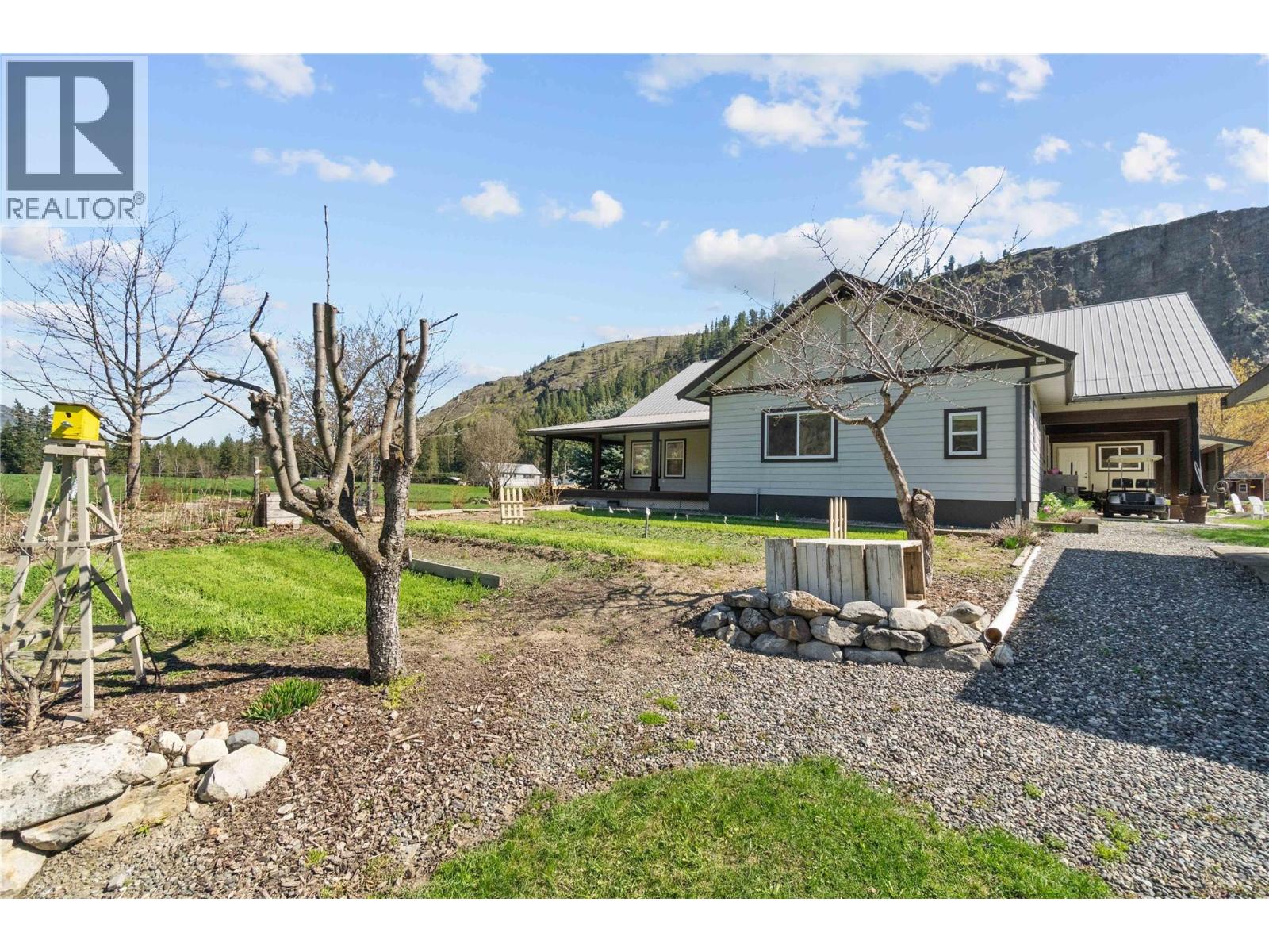 152 Salmon River Road, Salmon Arm