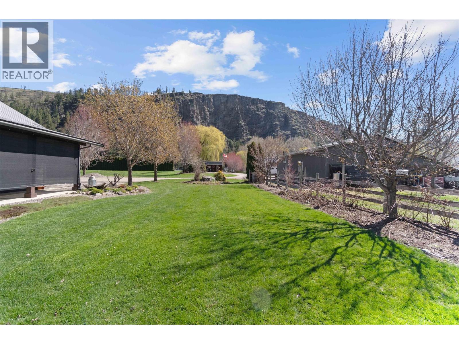 152 Salmon River Road, Salmon Arm