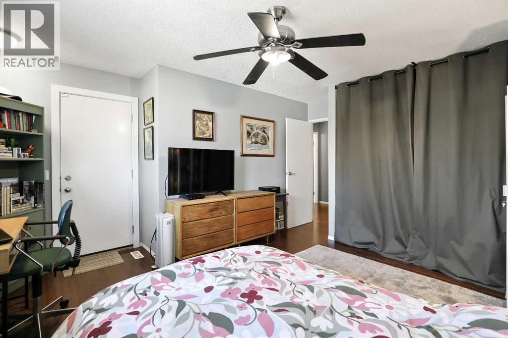 Single Family House for Sale in    Avenue NW Huntington Hills Calgary 