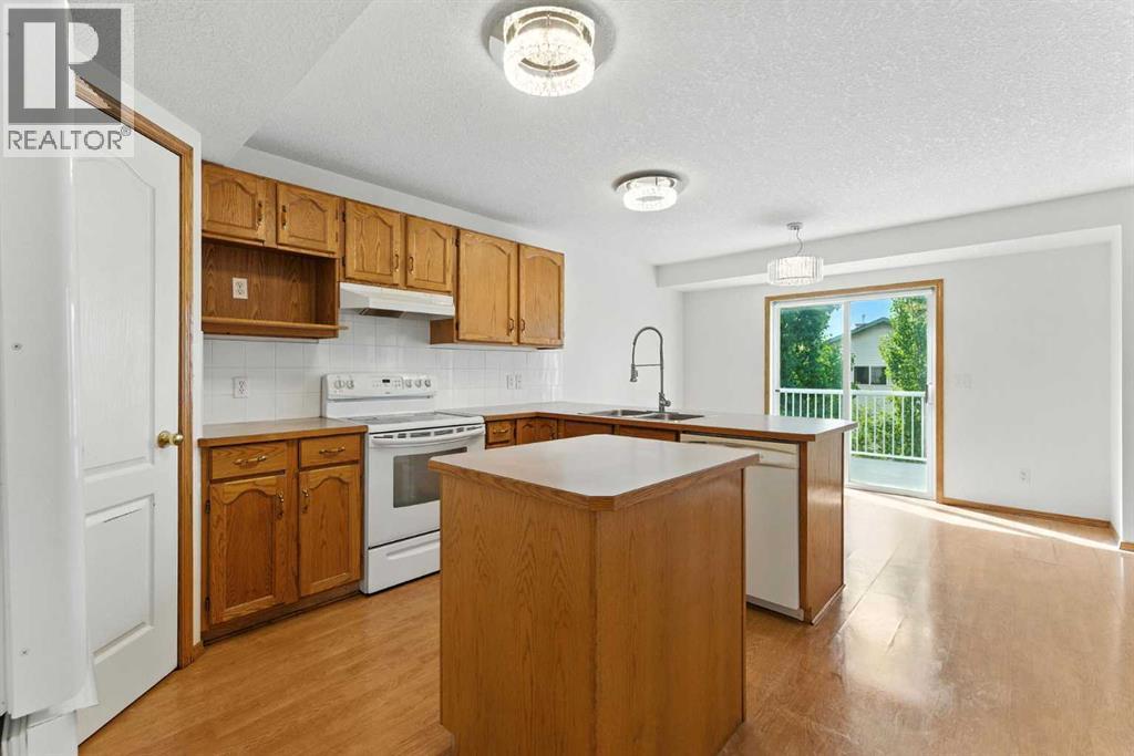 Single Family House for Sale in  Tuscarora Way NW Tuscany Calgary 