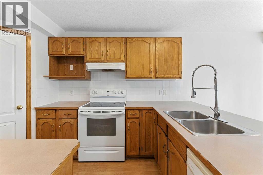 Single Family House for Sale in  Tuscarora Way NW Tuscany Calgary 