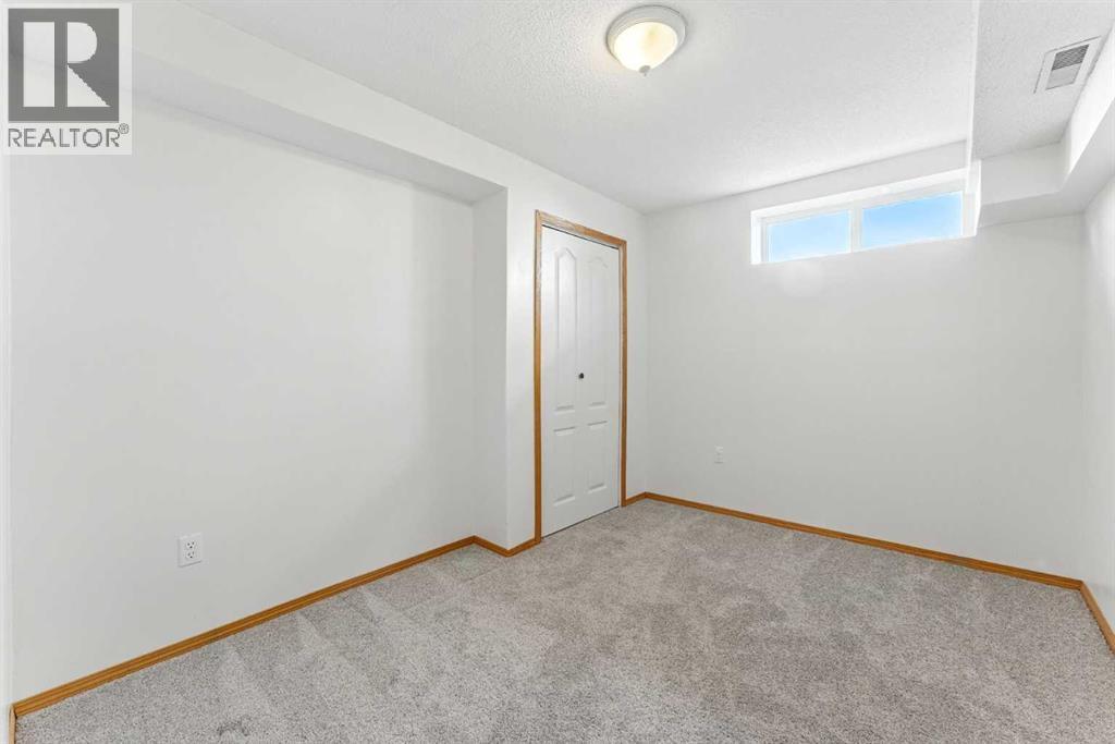 Single Family House for Sale in  Tuscarora Way NW Tuscany Calgary 