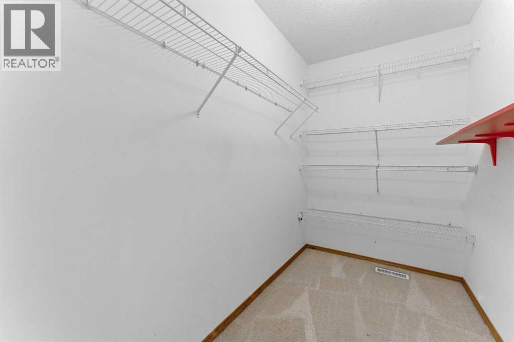 Single Family House for Sale in  Tuscarora Way NW Tuscany Calgary 