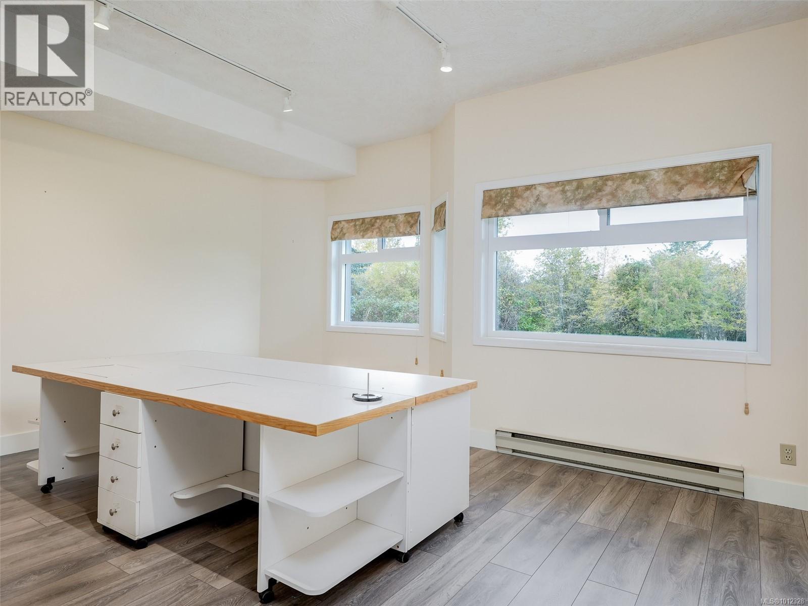 44 4318 Emily Carr Drive, Saanich