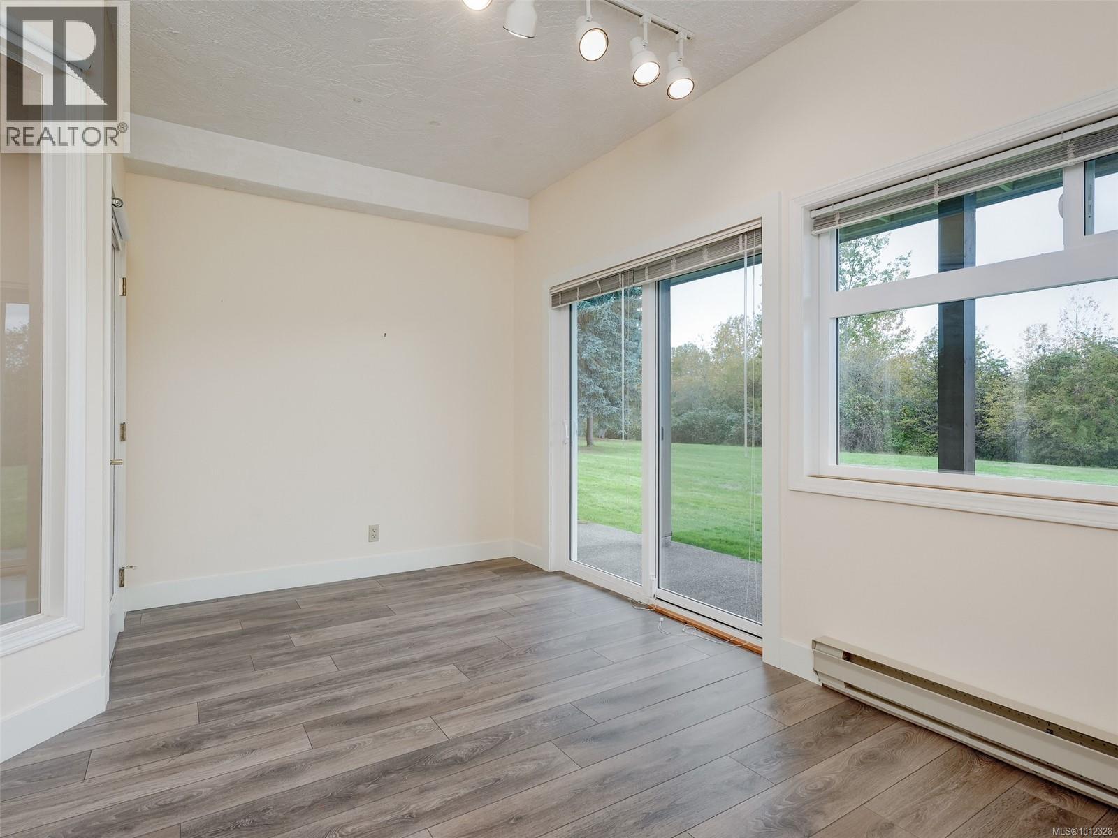 44 4318 Emily Carr Drive, Saanich