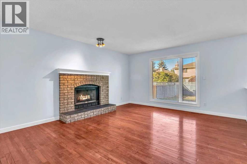 Single Family House for Sale in  Douglasbank Rise SE Douglasdale/Glen Calgary 