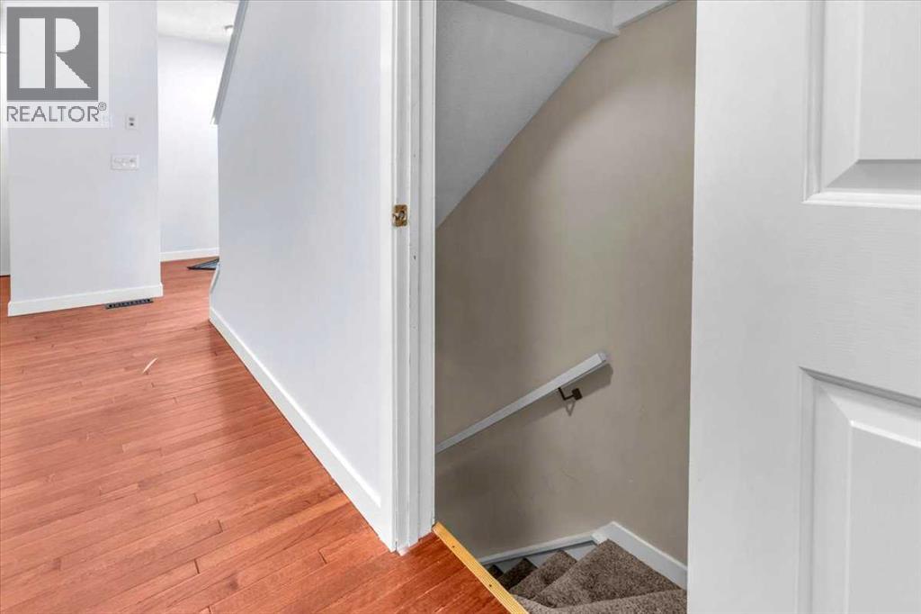 Single Family House for Sale in  Douglasbank Rise SE Douglasdale/Glen Calgary 
