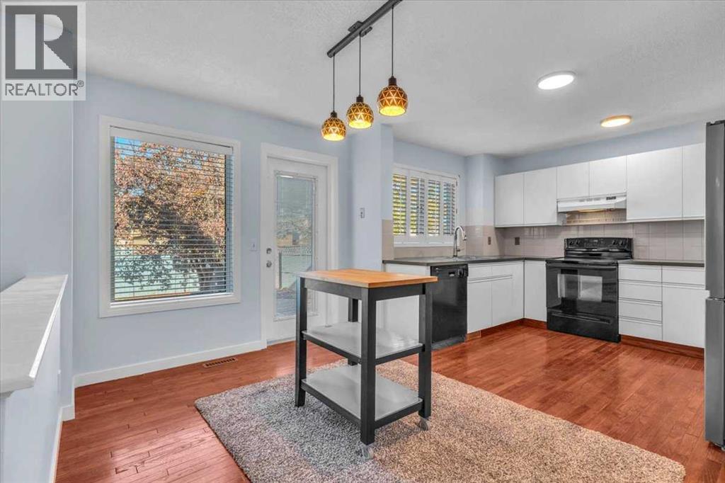 Single Family House for Sale in  Douglasbank Rise SE Douglasdale/Glen Calgary 