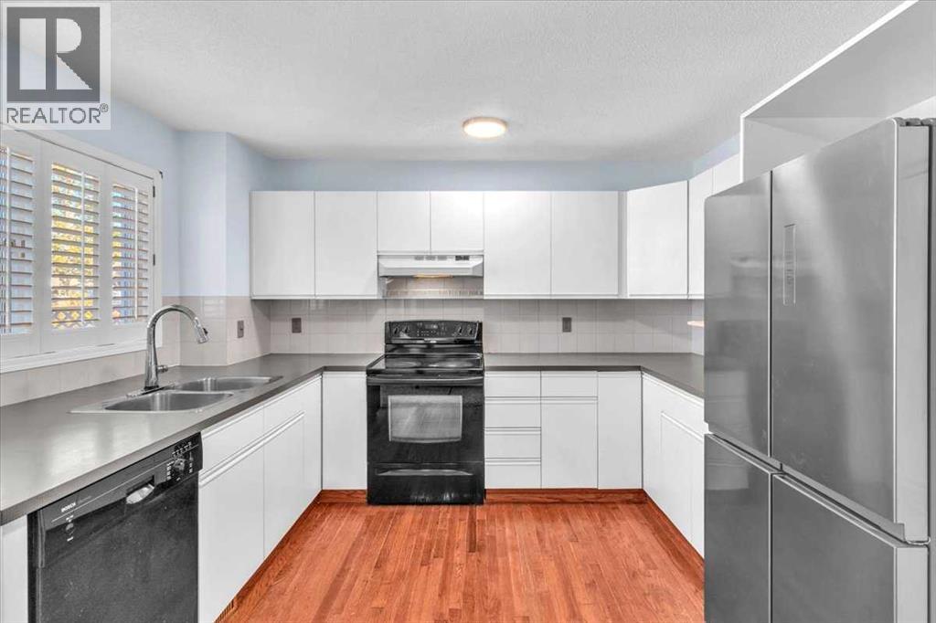 Single Family House for Sale in  Douglasbank Rise SE Douglasdale/Glen Calgary 