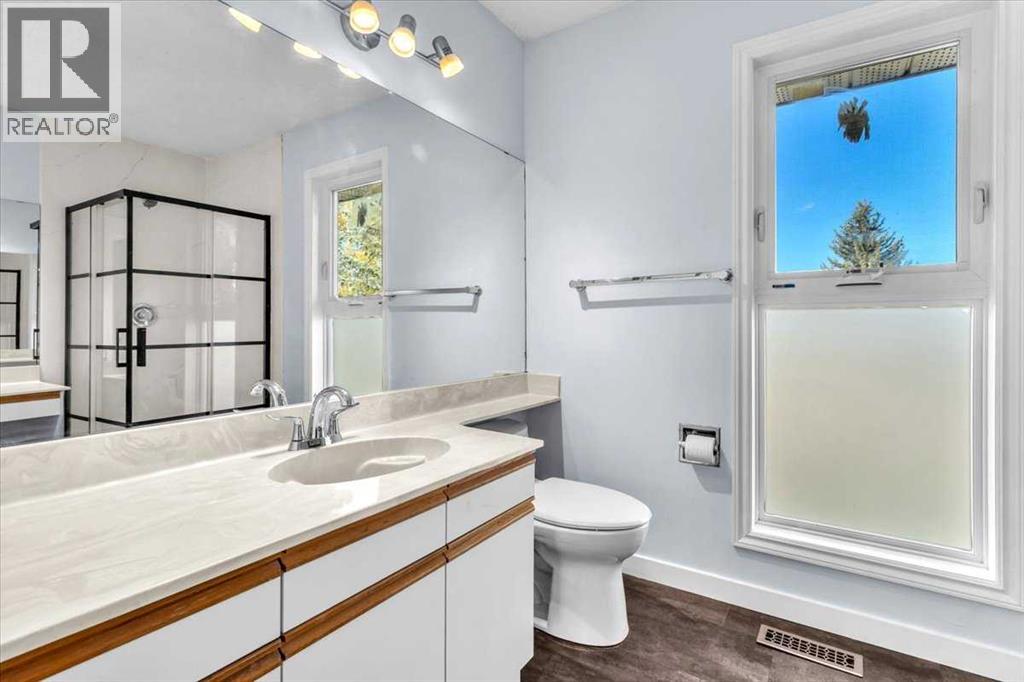 Single Family House for Sale in  Douglasbank Rise SE Douglasdale/Glen Calgary 