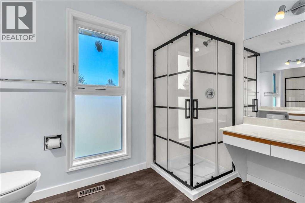 Single Family House for Sale in  Douglasbank Rise SE Douglasdale/Glen Calgary 