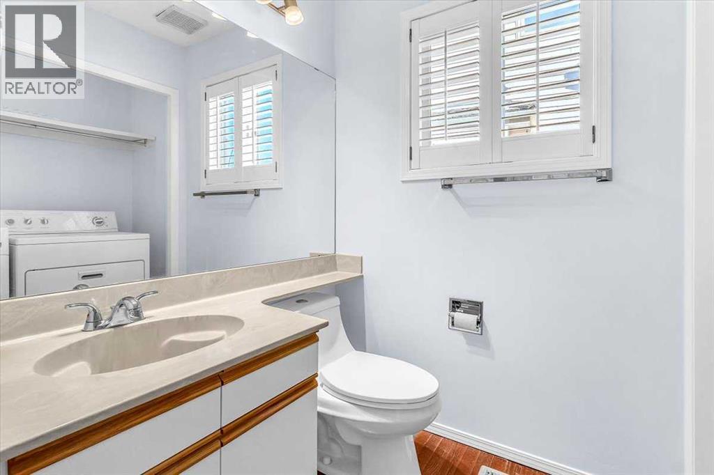 Single Family House for Sale in  Douglasbank Rise SE Douglasdale/Glen Calgary 