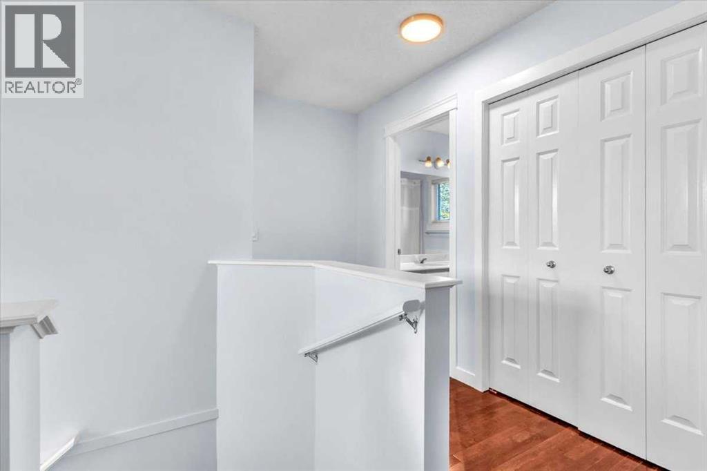 Single Family House for Sale in  Douglasbank Rise SE Douglasdale/Glen Calgary 