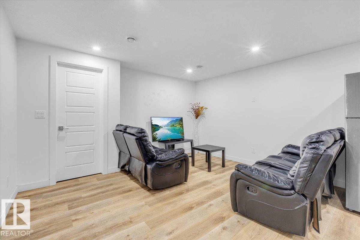 1325 20 ST NW, Edmonton