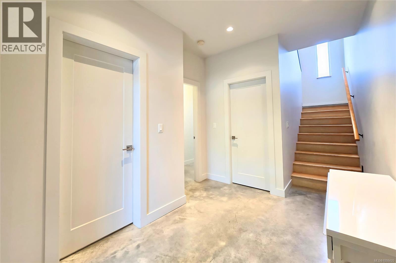 604 Alberto Rd, Tofino