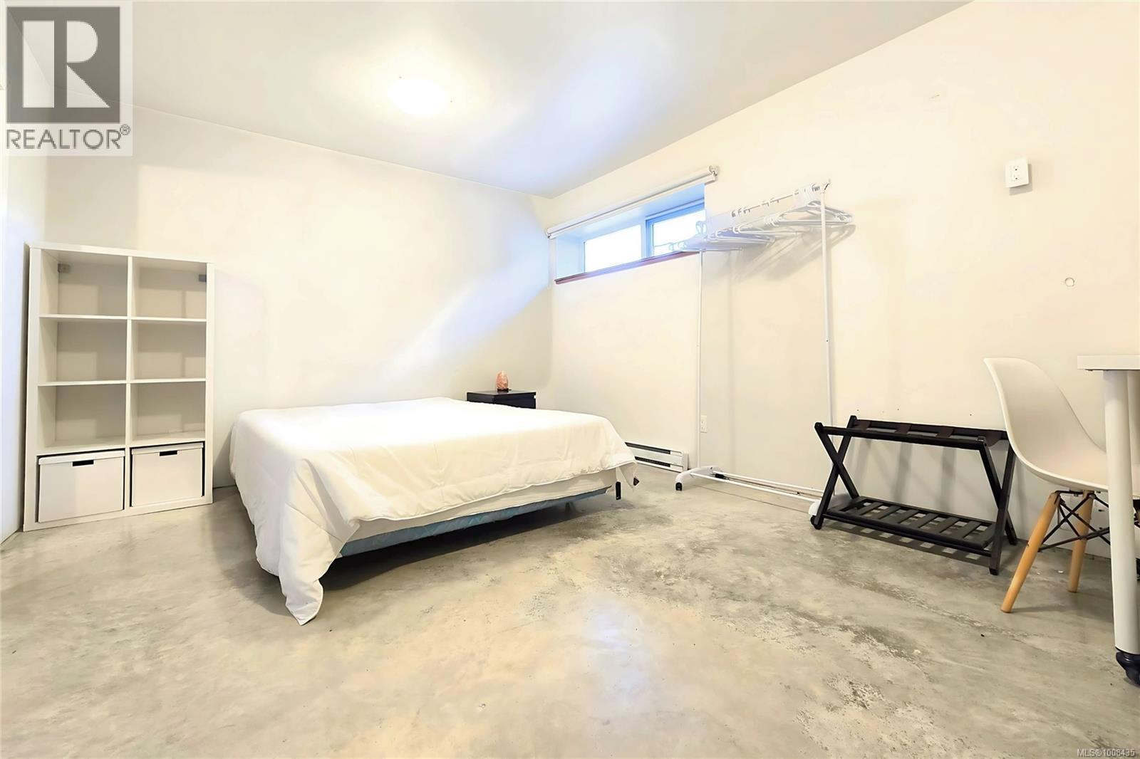 604 Alberto Rd, Tofino