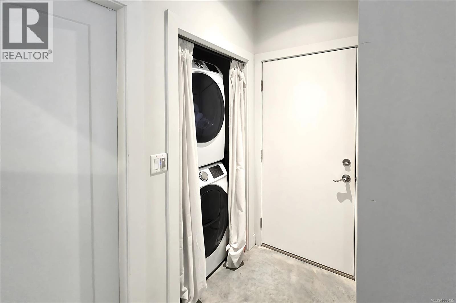 604 Alberto Rd, Tofino