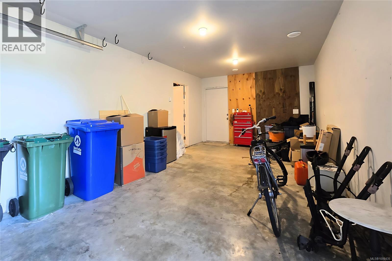 604 Alberto Rd, Tofino