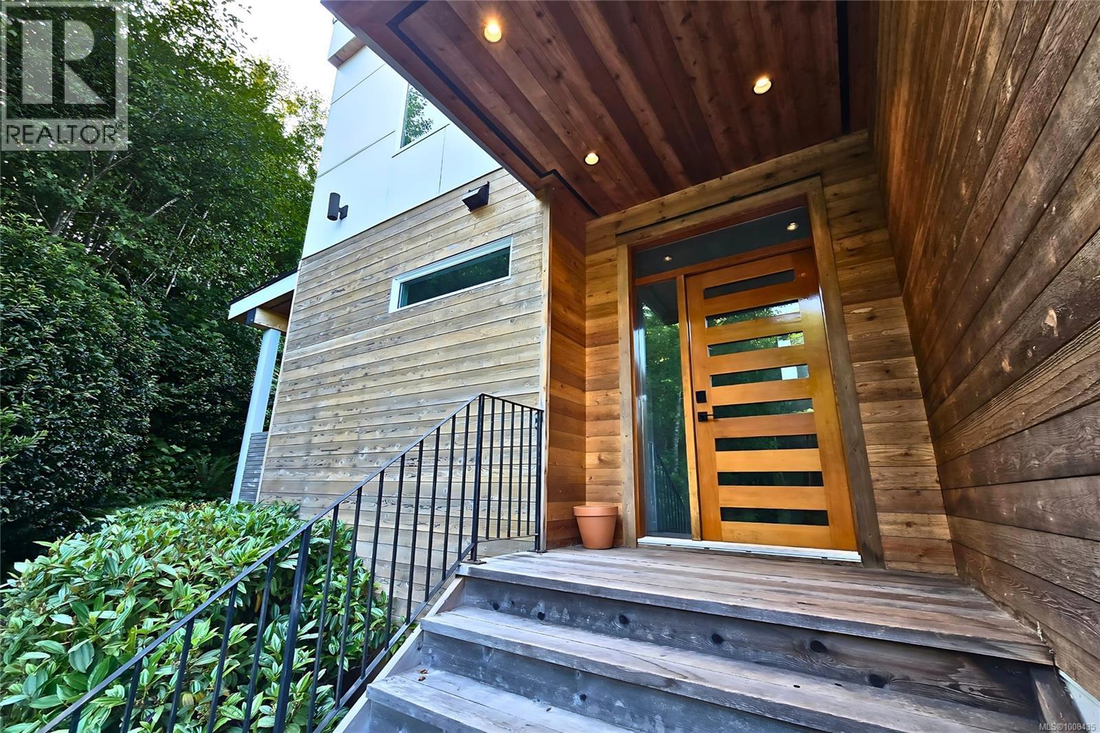 604 Alberto Rd, Tofino