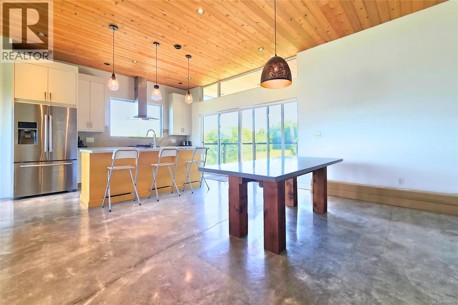 604 Alberto Rd, Tofino