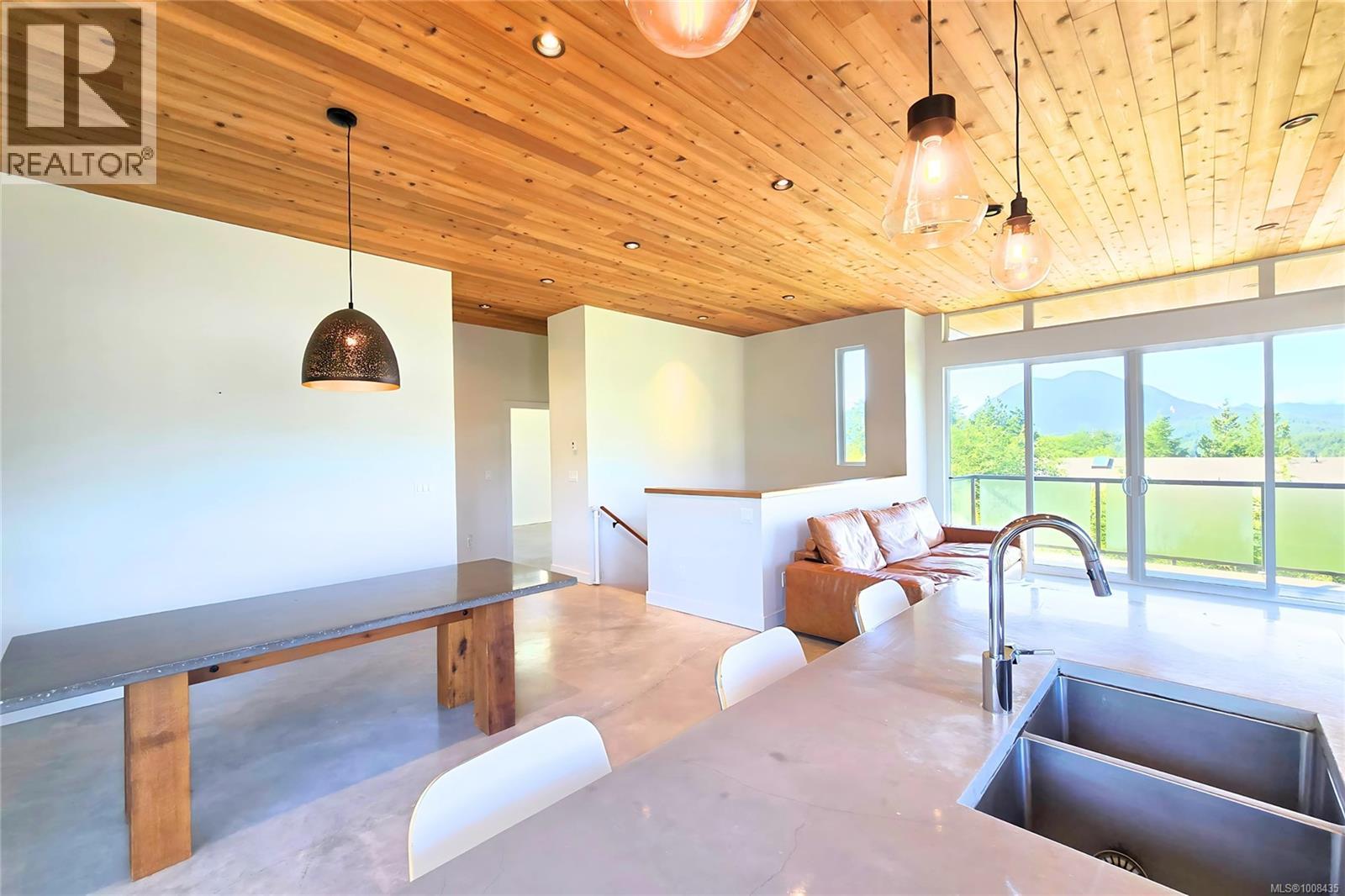 604 Alberto Rd, Tofino