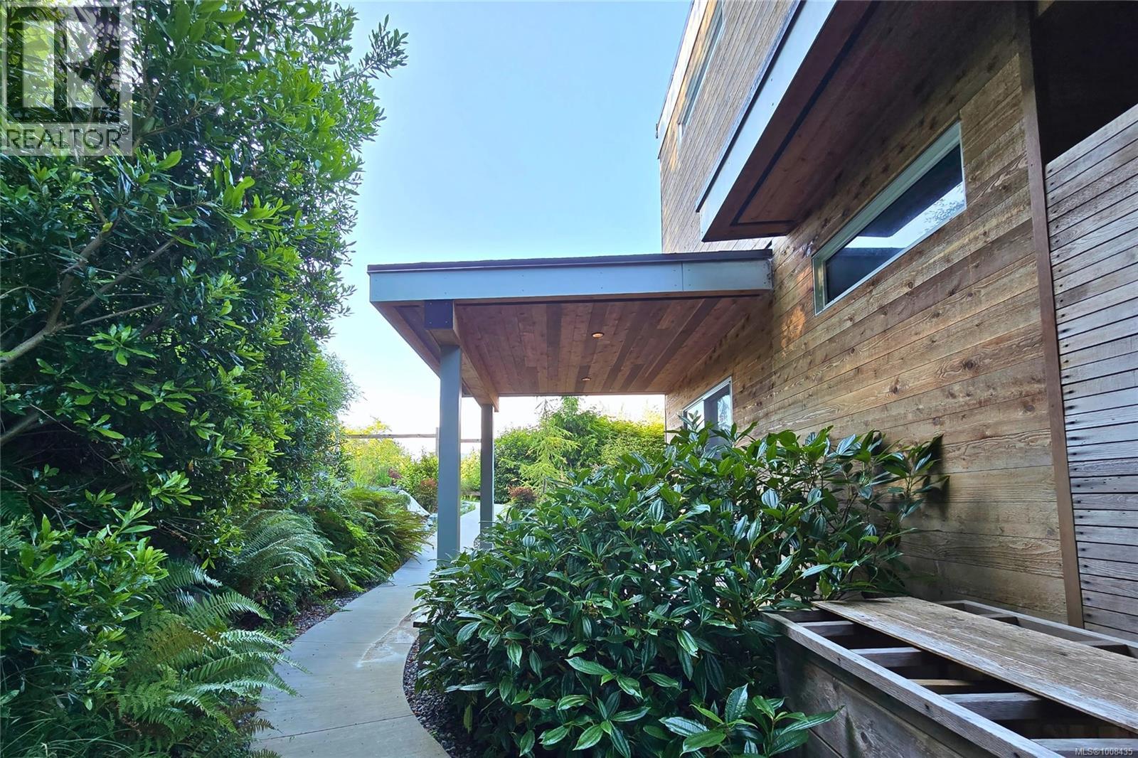 604 Alberto Rd, Tofino