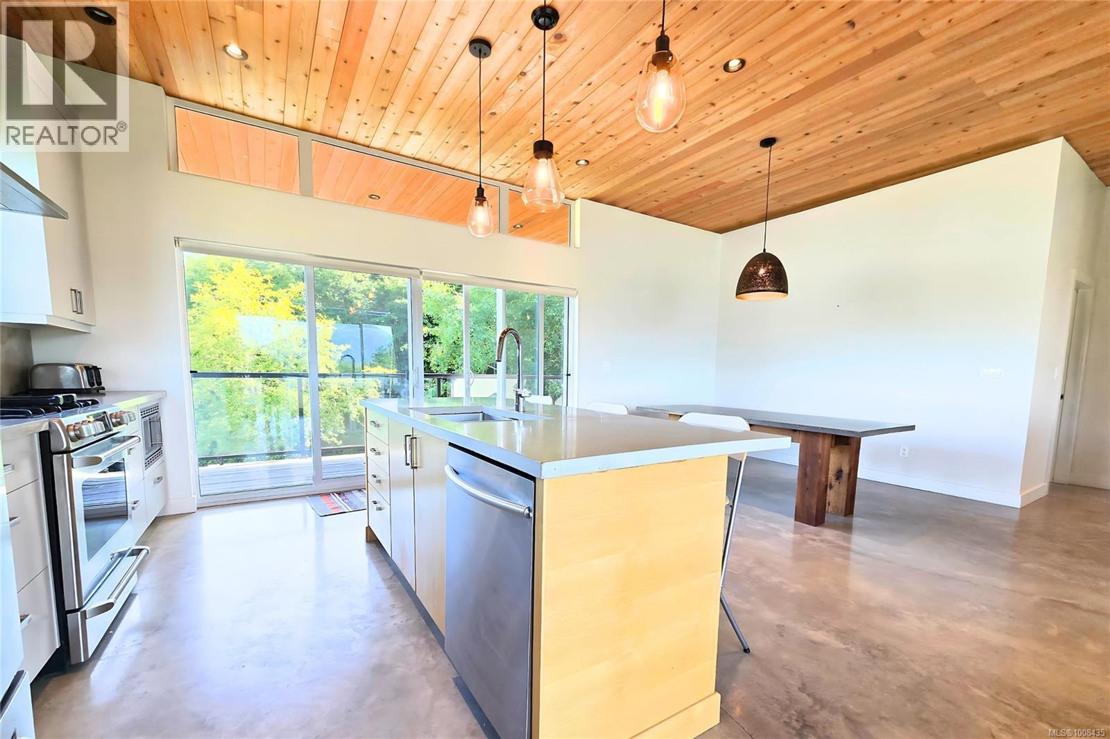 604 Alberto Rd, Tofino