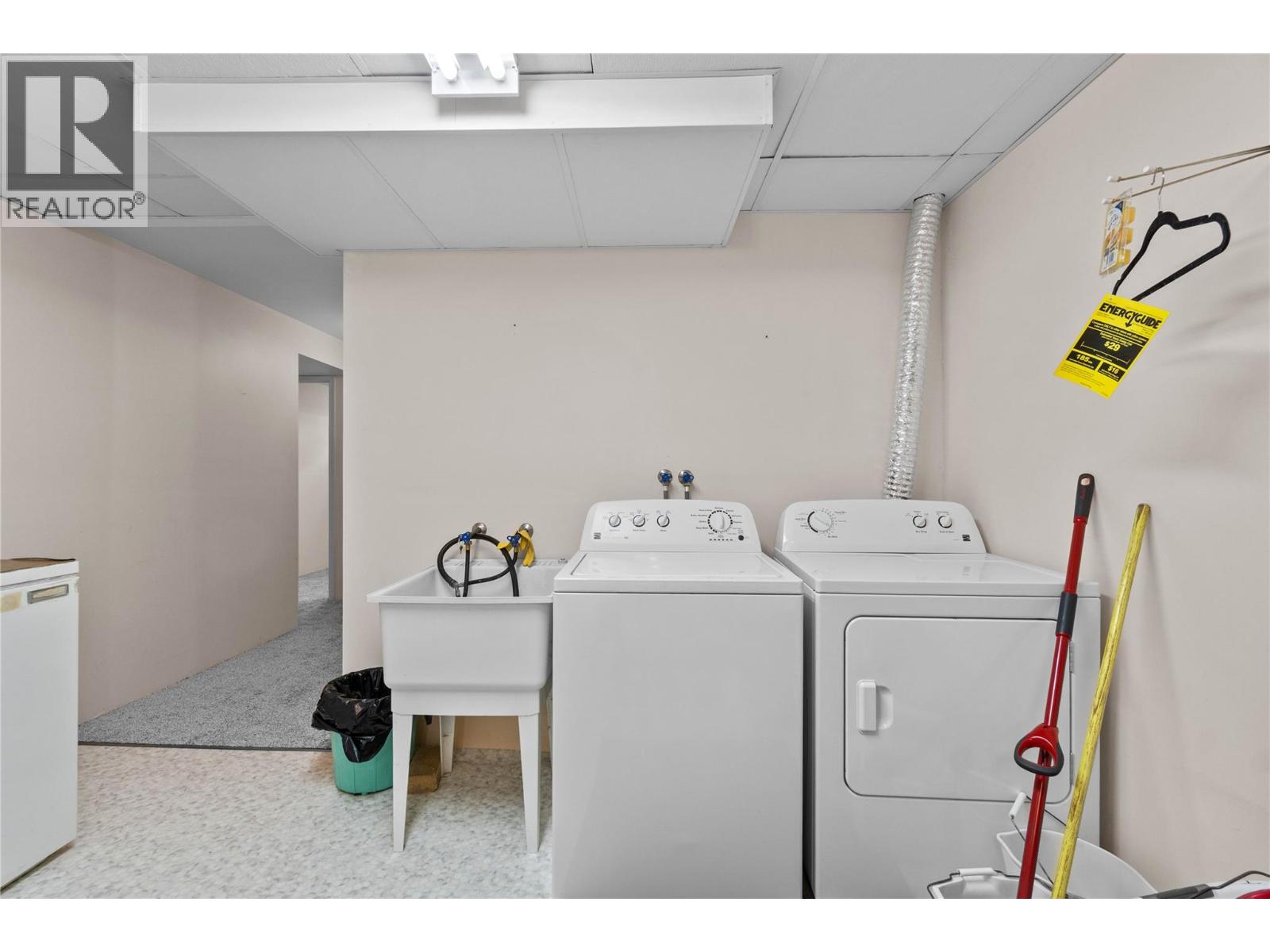 1660 15 Avenue Southeast, Salmon Arm