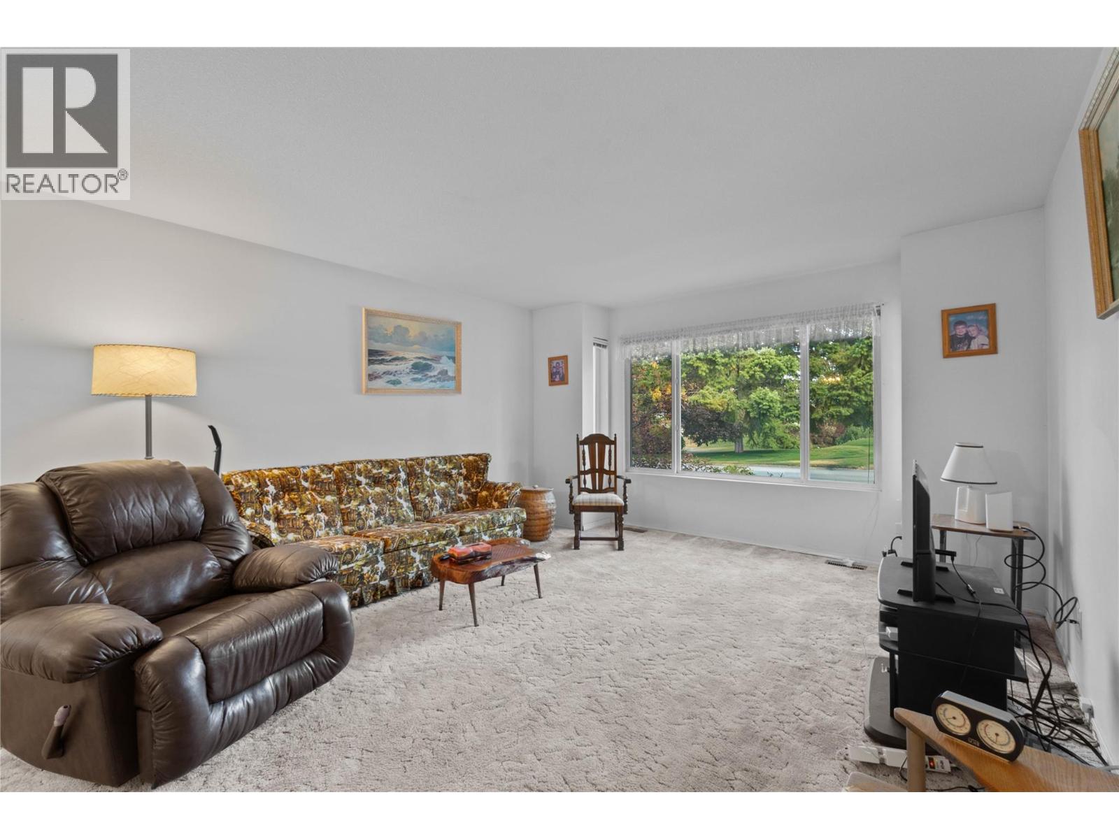 1660 15 Avenue Southeast, Salmon Arm