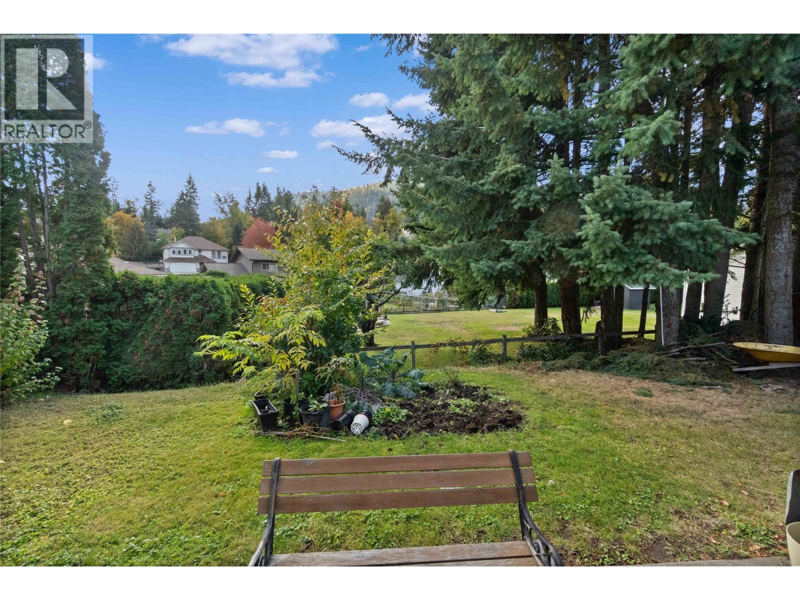 1660 15 Avenue Southeast, Salmon Arm