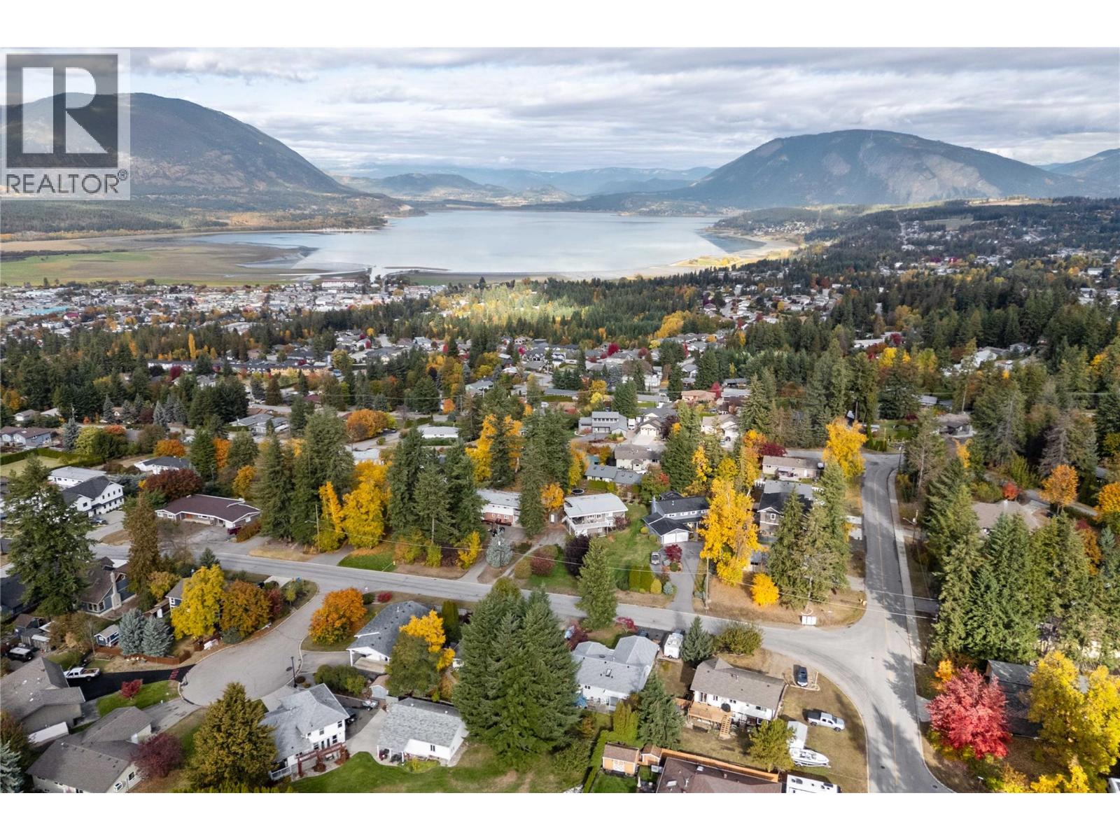 1660 15 Avenue Southeast, Salmon Arm